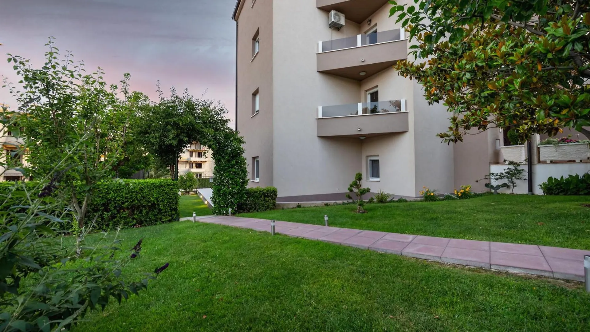 Sunny Garden A2 Apartment Split 0*,