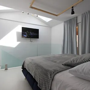 zadar-central-apartment.hotelinzadar.com/